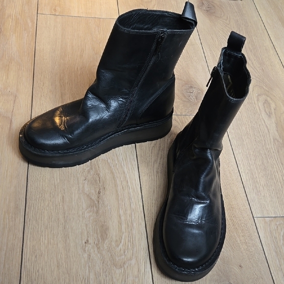 Fly London Shoes - Fly London Reno Ankle Boots in Black size EU 38 US 7.5